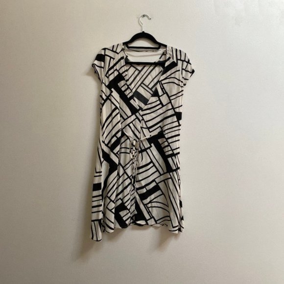 Zara Geometric Block Pattern Dress - Picture 3 of 3